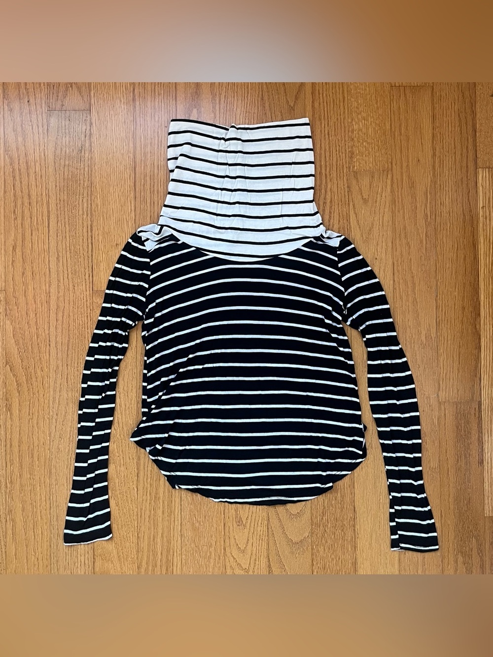 Charlotte Russe black & white striped long sleeve cowl neck top, size XS